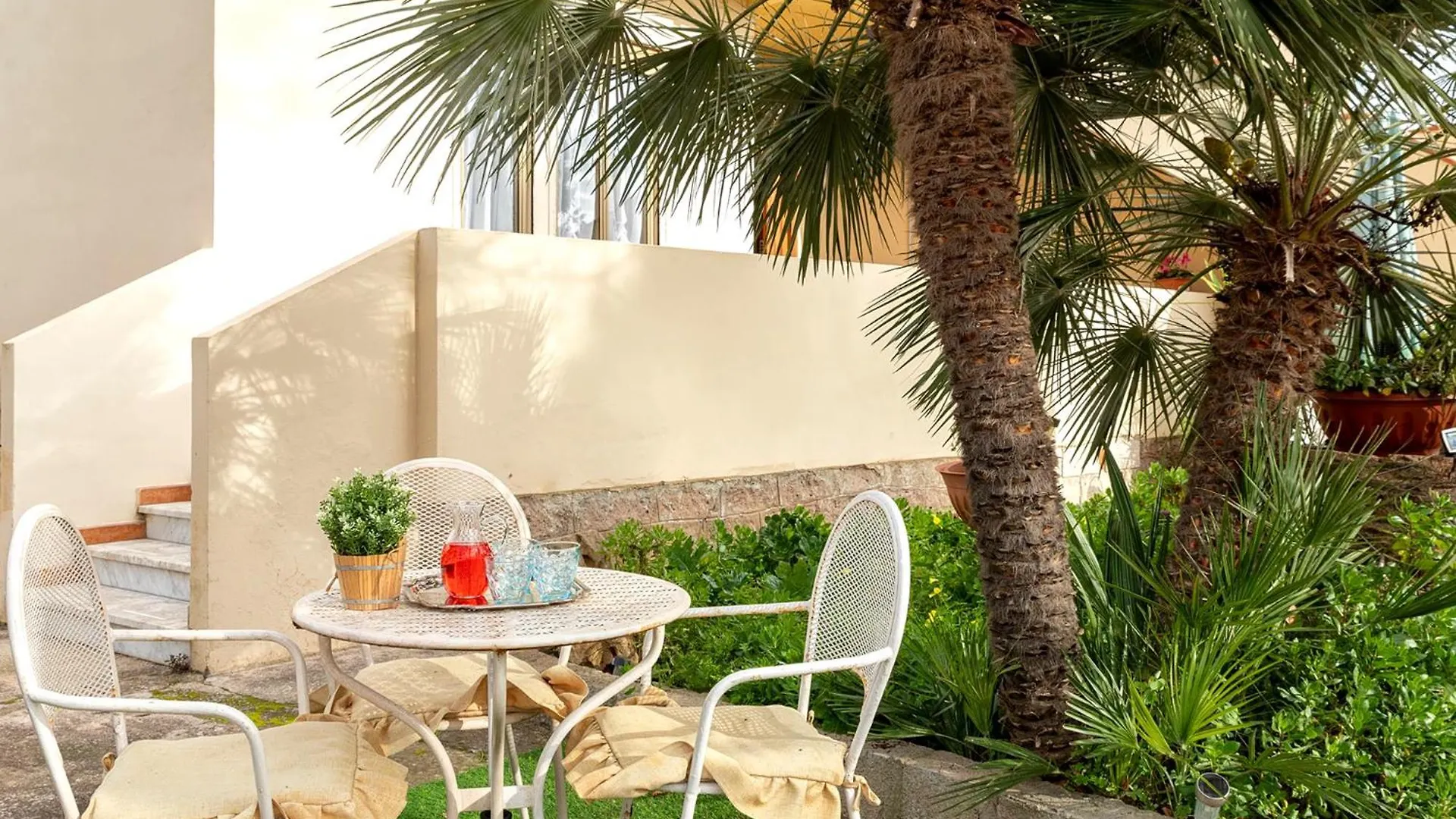 Apartment Villa Le Dune A Few Steps From The Sandy Beach Of Maria Pia Alghero Italy